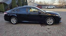 Toyota Camry 2018 года за 13 000 000 тг. в Алматы – фото 5