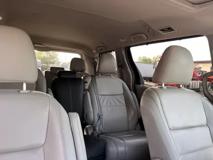 Toyota Sienna 2016 года за 14 890 000 тг. в Алматы – фото 6