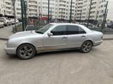 Mercedes-Benz E 230 1997 года за 2 400 000 тг. в Астана – фото 3