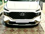 Hyundai Santa Fe 2023 года за 25 000 000 тг. в Алматы