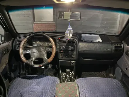 Volkswagen Passat 1993 года за 900 000 тг. в Сатпаев – фото 3