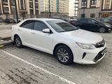 Toyota Camry 2017 года за 11 200 000 тг. в Атырау – фото 2