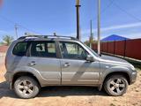 Chevrolet Niva 2013 года за 2 450 000 тг. в Атырау – фото 2