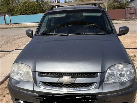 Chevrolet Niva 2013 года за 2 450 000 тг. в Атырау – фото 3