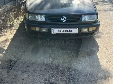 Volkswagen Passat 1994 года за 750 000 тг. в Шымкент