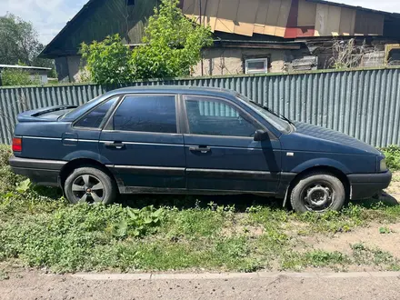 Volkswagen Passat 1989 года за 700 000 тг. в Караганда