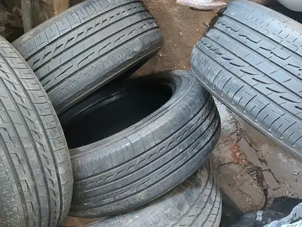 Шины резина Bridgestone r17 215/55 r17 за 50 000 тг. в Алматы – фото 5