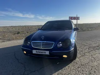 Mercedes-Benz C 240
