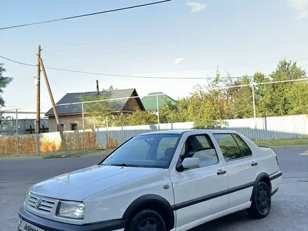 Volkswagen Vento 1996 года за 2 000 000 тг. в Алматы