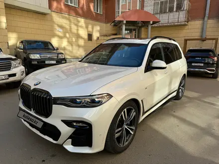 BMW X7 2021 года за 53 000 000 тг. в Астана – фото 2