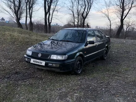 Volkswagen Passat 1994 года за 1 750 000 тг. в Шемонаиха – фото 4