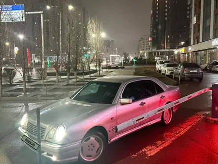 Mercedes-Benz E 320 1999 года за 3 700 000 тг. в Астана