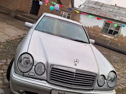 Mercedes-Benz E 320 1999 года за 3 700 000 тг. в Астана – фото 3