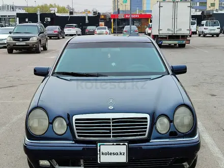 Mercedes-Benz E 280 1998 года за 2 150 000 тг. в Алматы – фото 3