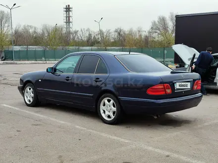 Mercedes-Benz E 280 1998 года за 2 150 000 тг. в Алматы – фото 7