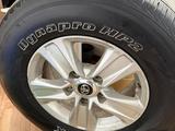 Комплект шин с дисками за 260 000 тг. в Астана
