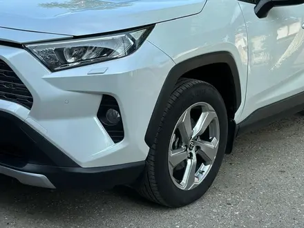 Toyota RAV4 2022 года за 17 000 000 тг. в Костанай – фото 9