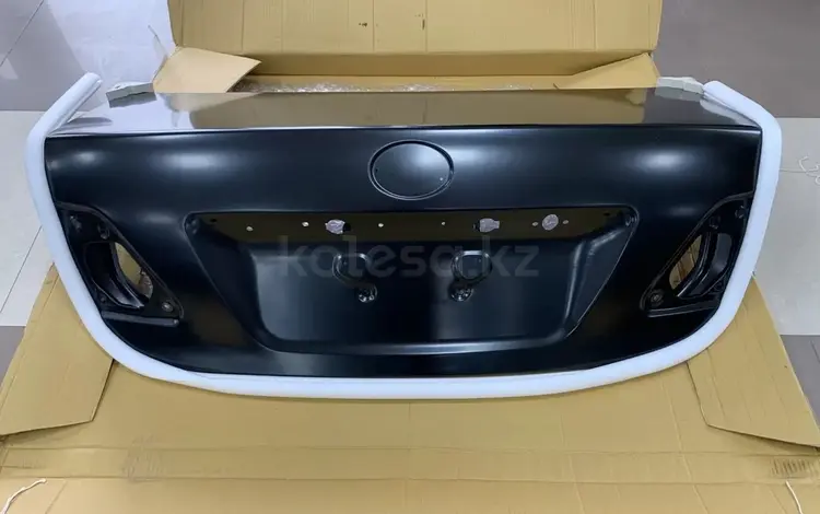 Крышка багажника Toyota Corolla за 1 000 тг. в Астана
