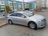 Hyundai Sonata 2011 года за 4 100 000 тг. в Караганда – фото 2