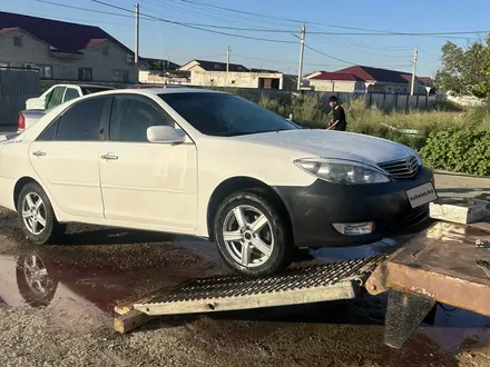 Toyota Camry 2002 года за 4 000 000 тг. в Атырау – фото 3