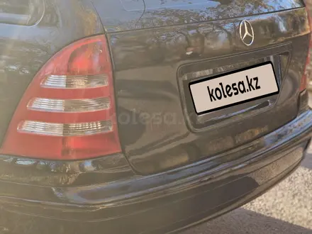 Mercedes-Benz C 200 2001 года за 2 800 000 тг. в Караганда – фото 7