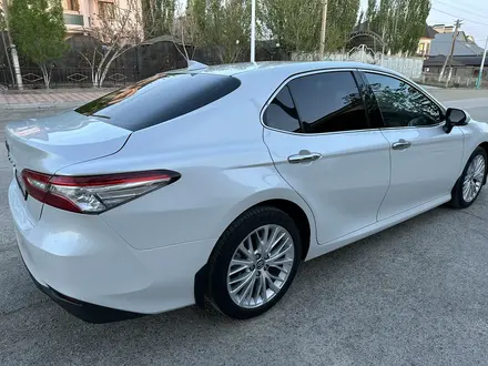 Toyota Camry 2019 года за 14 900 000 тг. в Кызылорда – фото 23