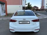 Hyundai Accent 2019 года за 6 200 000 тг. в Атырау – фото 3