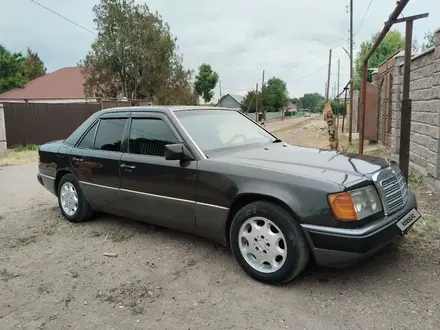 Mercedes-Benz E 230 1992 года за 2 000 000 тг. в Астана