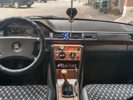 Mercedes-Benz E 230 1992 года за 2 000 000 тг. в Астана – фото 4