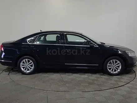 Volkswagen Passat 2016 года за 6 600 000 тг. в Алматы – фото 4