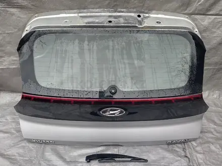 Крышка багажника Hyundai Bayon за 100 000 тг. в Алматы