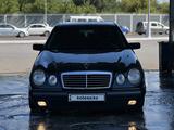 Mercedes-Benz E 320 1998 года за 2 700 000 тг. в Караганда – фото 3