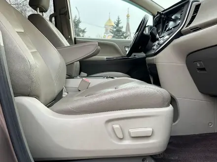 Toyota Sienna 2020 года за 17 200 000 тг. в Алматы – фото 11