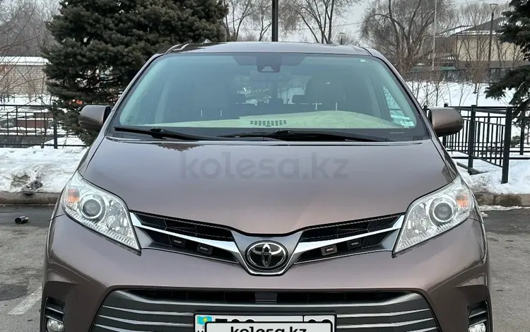 Toyota Sienna 2020 года за 17 200 000 тг. в Алматы