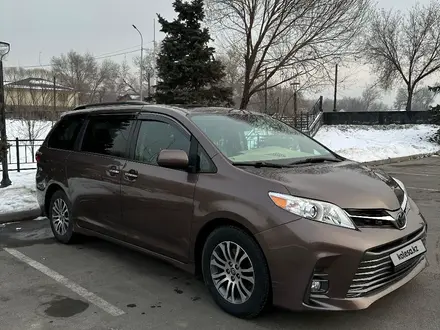 Toyota Sienna 2020 года за 17 200 000 тг. в Алматы – фото 3