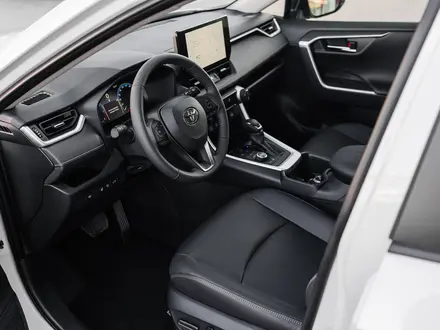 Toyota RAV4 Luxe 2025 года за 21 490 000 тг. в Астана – фото 6
