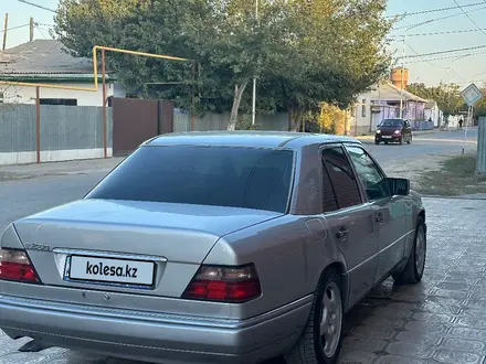 Mercedes-Benz E 280 1994 года за 2 800 000 тг. в Туркестан – фото 5