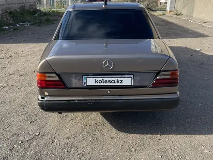 Mercedes-Benz E 230 1991 года за 1 700 000 тг. в Караганда – фото 6