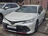 Toyota Camry 2020 года за 15 300 000 тг. в Алматы