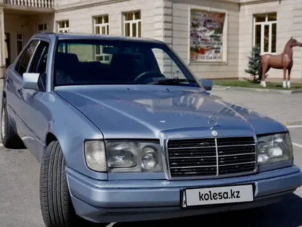 Mercedes-Benz E 230 1991 года за 1 400 000 тг. в Алматы