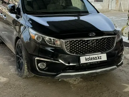 Kia Carnival 2015 года за 12 850 000 тг. в Шымкент – фото 2