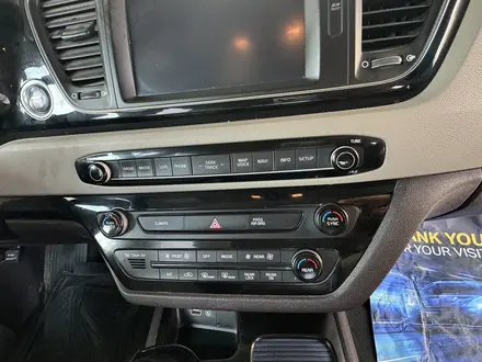 Kia Carnival 2015 года за 12 850 000 тг. в Шымкент – фото 8