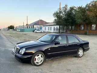 Mercedes-Benz E 320