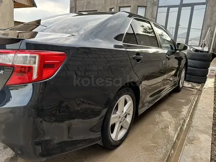 Toyota Camry 2013 года за 9 350 000 тг. в Шымкент – фото 2