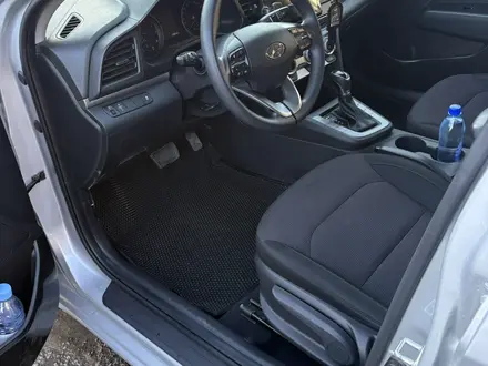 Hyundai Elantra 2019 года за 7 500 000 тг. в Караганда – фото 10