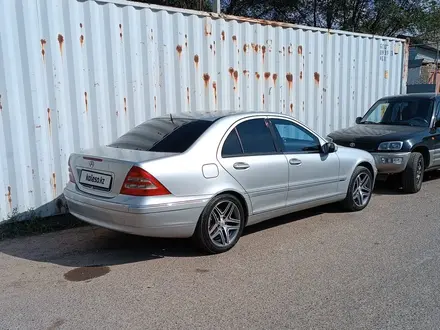 Mercedes-Benz C 240 2001 года за 3 500 000 тг. в Алматы – фото 7