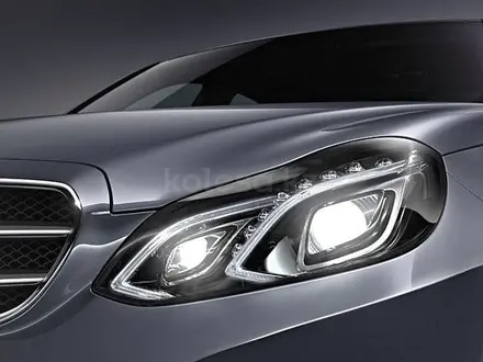 Стекла фар Mercedes Ben's w212 за 40 000 тг. в Астана