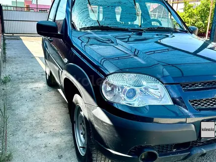 Chevrolet Niva 2016 года за 4 200 000 тг. в Атырау – фото 3