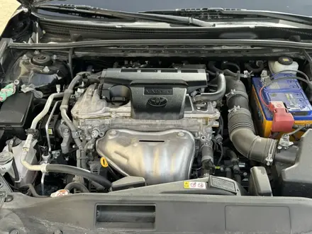 Toyota Camry 2019 года за 13 600 000 тг. в Атырау – фото 11