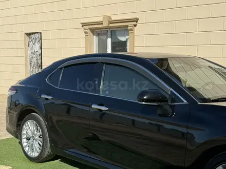 Toyota Camry 2019 года за 13 600 000 тг. в Атырау – фото 9